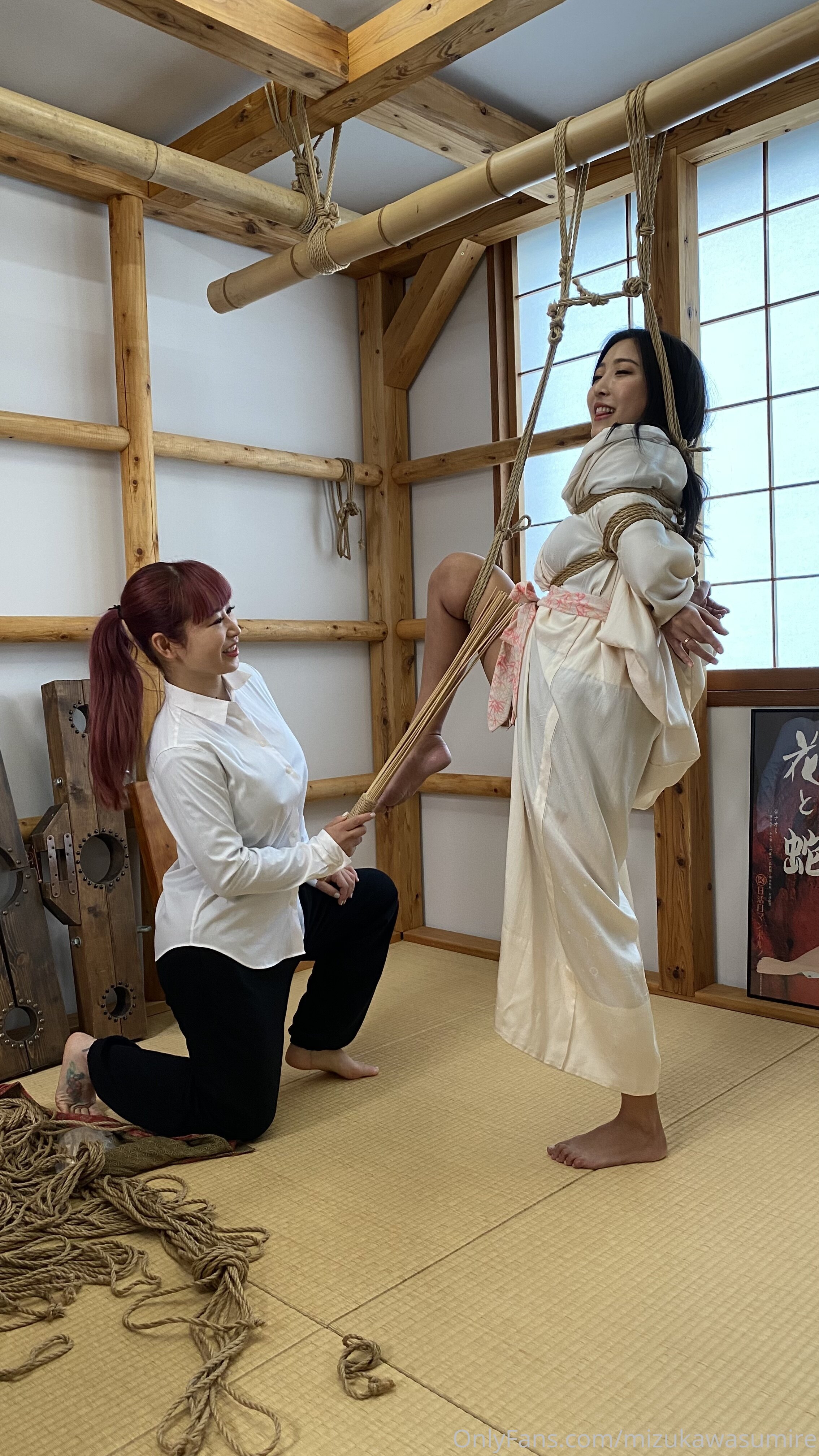 233040js0yuma9jhv09j5s