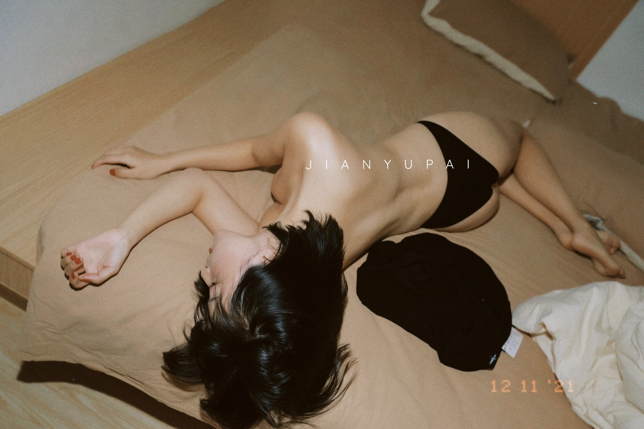 011339hh9yc0r2h3euly3r